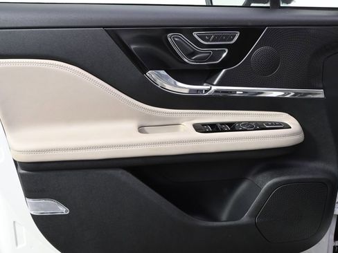 New 2026 Lincoln Corsair Premiere image 22