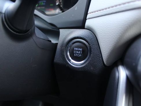 Certified 2025 Toyota RAV4 XLE FWD image 38