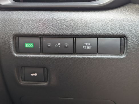 Used 2025 Nissan Sentra S FWD image 19