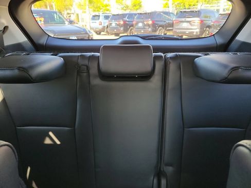 New 2026 Toyota Highlander Platinum AWD/4WD image 14