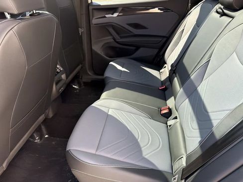 New 2026 Volkswagen Tiguan SE R-Line FWD image 11