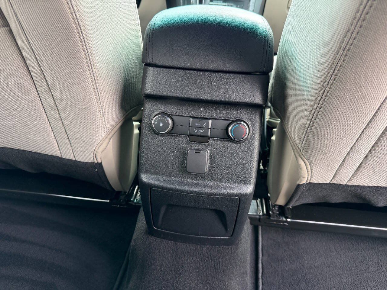 Used 2019 Ford Explorer FWD image 23