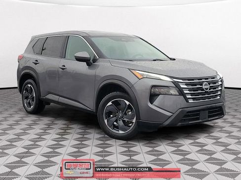 Used 2024 Nissan Rogue SV image 1