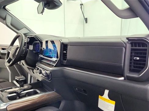 New 2026 Chevrolet Silverado 1500 LT w/ Convenience Package II AWD/4WD image 36