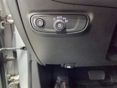 Used 2018 Chevrolet Equinox LT AWD/4WD image 25