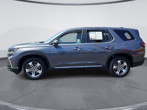 Used 2025 Honda Pilot EX-L image 6