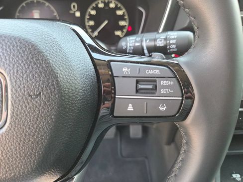Used 2025 Honda Pilot EX-L image 33