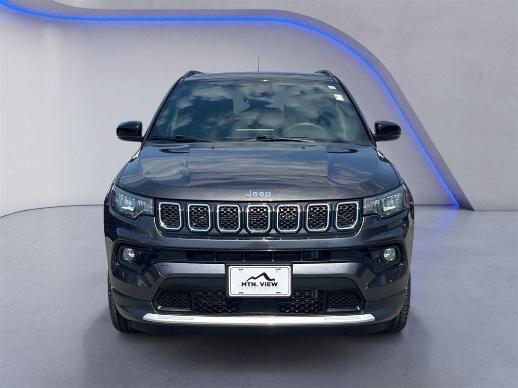 Used 2023 Jeep Compass Limited w/ Sun and Sound Group AWD/4WD image 8