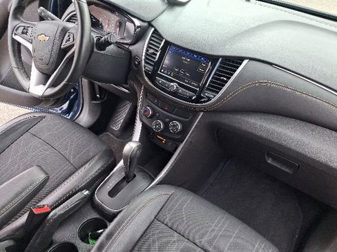 Used 2020 Chevrolet Trax LT AWD/4WD image 31