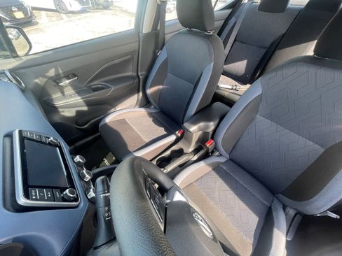 Used 2025 Nissan Versa SV image 34