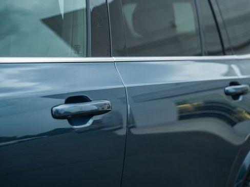 Certified 2023 Volvo XC90 T8 Plus w/ Protection Package Premier AWD/4WD image 16