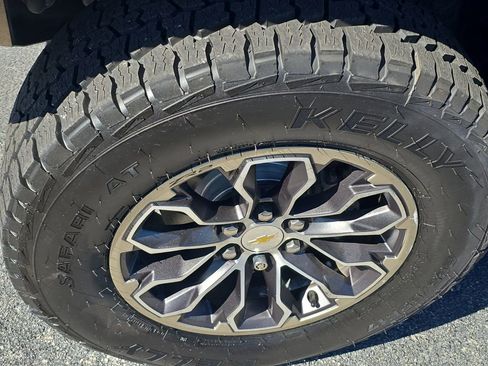 Used 2019 Chevrolet Colorado ZR2 image 8