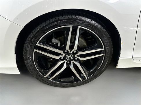 Used 2016 Honda Accord Sport image 10