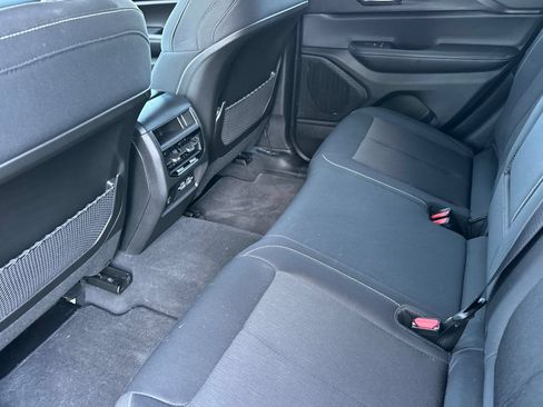 Used 2025 Jeep Grand Cherokee Laredo X w/ Luxury Tech Group I RWD image 14