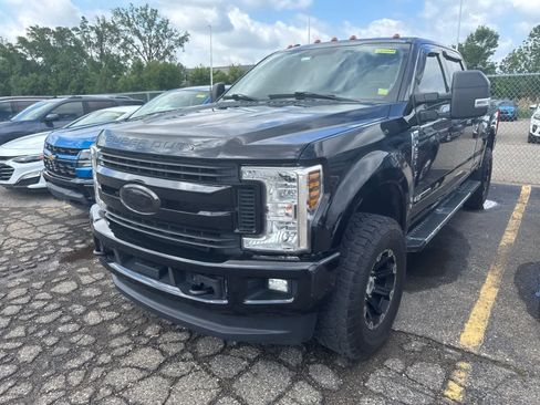 Used 2018 Ford F250 XLT w/ XLT Value Package AWD/4WD image 19