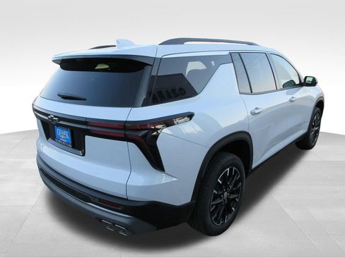 New 2026 Chevrolet Traverse LT w/ Sun and Wheel Package FWD image 6