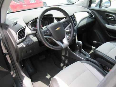 Used 2018 Chevrolet Trax LT w/ Driver Confidence Package FWD image 15