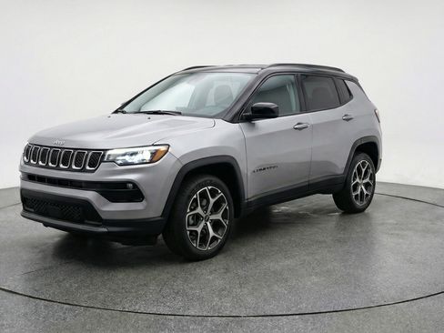 Used 2025 Jeep Compass Limited image 3
