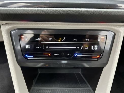 Used 2023 Volkswagen Tiguan SE R-Line image 19