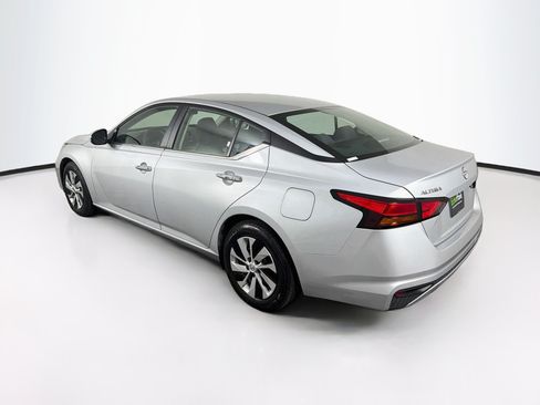 Used 2023 Nissan Altima 2.5 S FWD image 5
