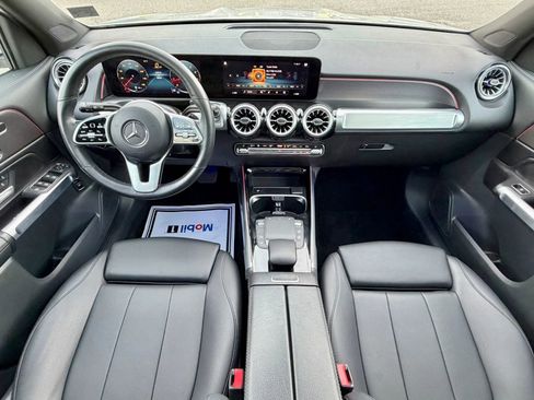 Used 2022 Mercedes-Benz GLB 250 4MATIC w/ Premium Package Lite image 19