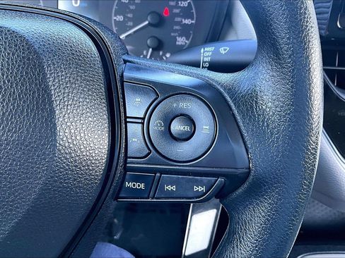 Used 2023 Toyota Corolla LE image 18