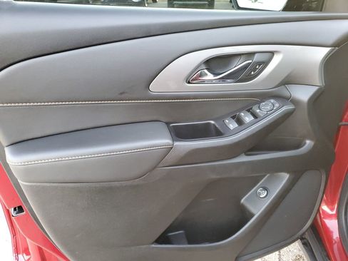 Used 2020 Chevrolet Traverse LT image 25