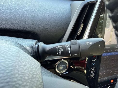 Used 2017 Toyota Prius Prime Advanced image 39