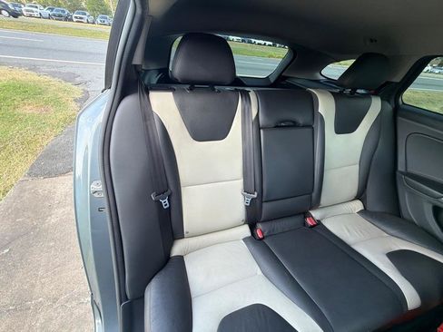 Used 2017 Volvo V60 T5 Cross Country w/ Convenience Package AWD/4WD image 28