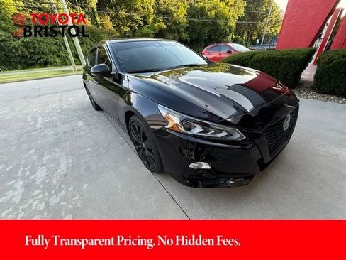 Used 2022 Nissan Altima 2.5 SR w/ Midnight Edition Package AWD/4WD image 2