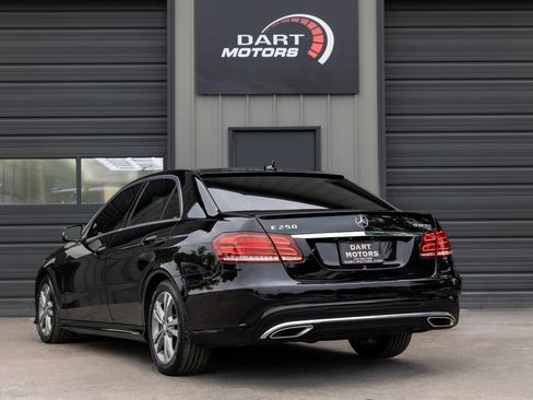 Used 2014 Mercedes-Benz E 250 BlueTEC 4MATIC Sedan image 5