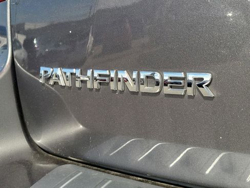 Used 2017 Nissan Pathfinder Platinum image 23