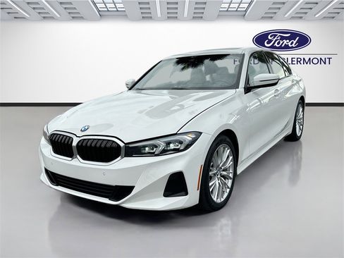 Used 2023 BMW 330i Sedan w/ Premium Package image 2