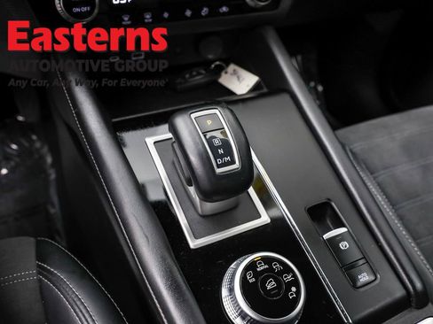 Used 2024 Mitsubishi Outlander SE image 13