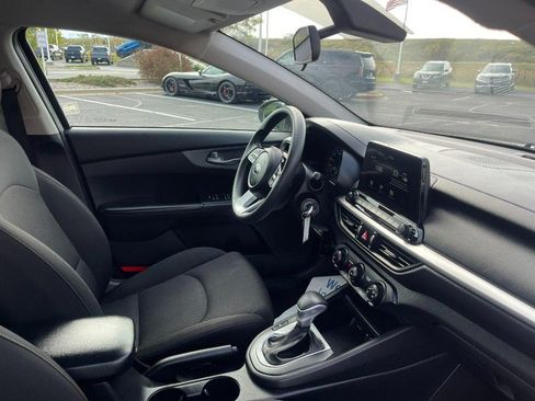 Used 2021 Kia Forte LXS image 9