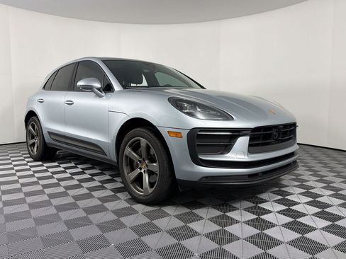 Certified 2024 Porsche Macan AWD/4WD image 7