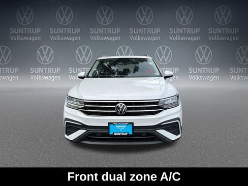 Used 2023 Volkswagen Tiguan SE w/ Panoramic Sunroof Package FWD image 10