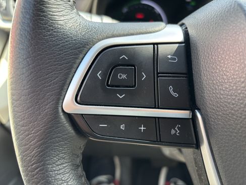 Used 2021 Toyota Sienna XLE w/ XLE Plus Package FWD image 20