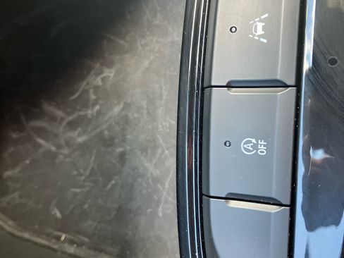 Used 2024 Buick Envista Sport Touring w/ Convenience I Package FWD image 28
