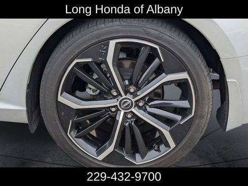 Used 2024 Nissan Altima 2.5 SR FWD image 12
