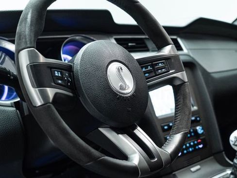 Used 2013 Ford Mustang Shelby GT500 image 26