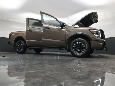 Used 2022 Nissan Titan PRO-4X w/ Pro-4x Convenience Package AWD/4WD image 51