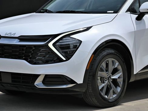 Used 2025 Kia Sportage EX w/ Premium Package image 11