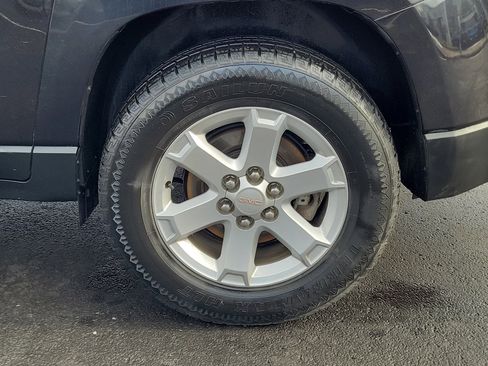 Used 2015 GMC Acadia SLE image 5