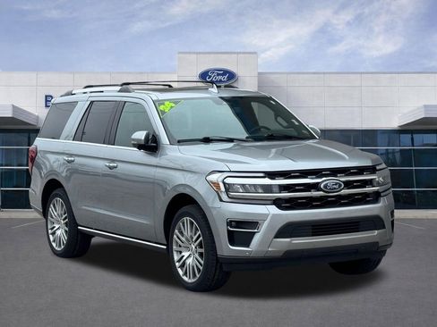 Used 2024 Ford Expedition Limited AWD/4WD image 2