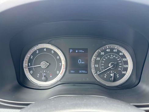 Certified 2022 Hyundai Venue SE w/ Cargo Package FWD image 17