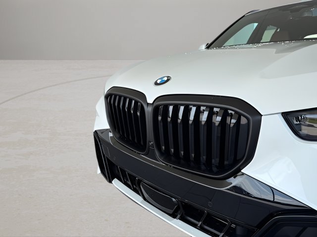 Certified 2026 BMW X5 sDrive40i w/ M Sport Package RWD image 2