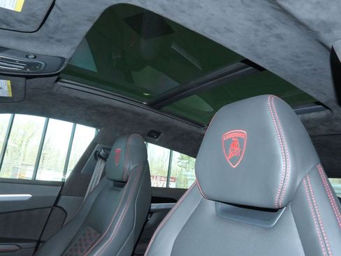 Used 2020 Lamborghini Urus AWD/4WD image 36