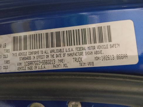 Used 2017 RAM 1500 Classic SLT image 33