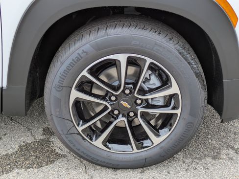 New 2026 Chevrolet TrailBlazer LT w/ Convenience Package FWD image 11